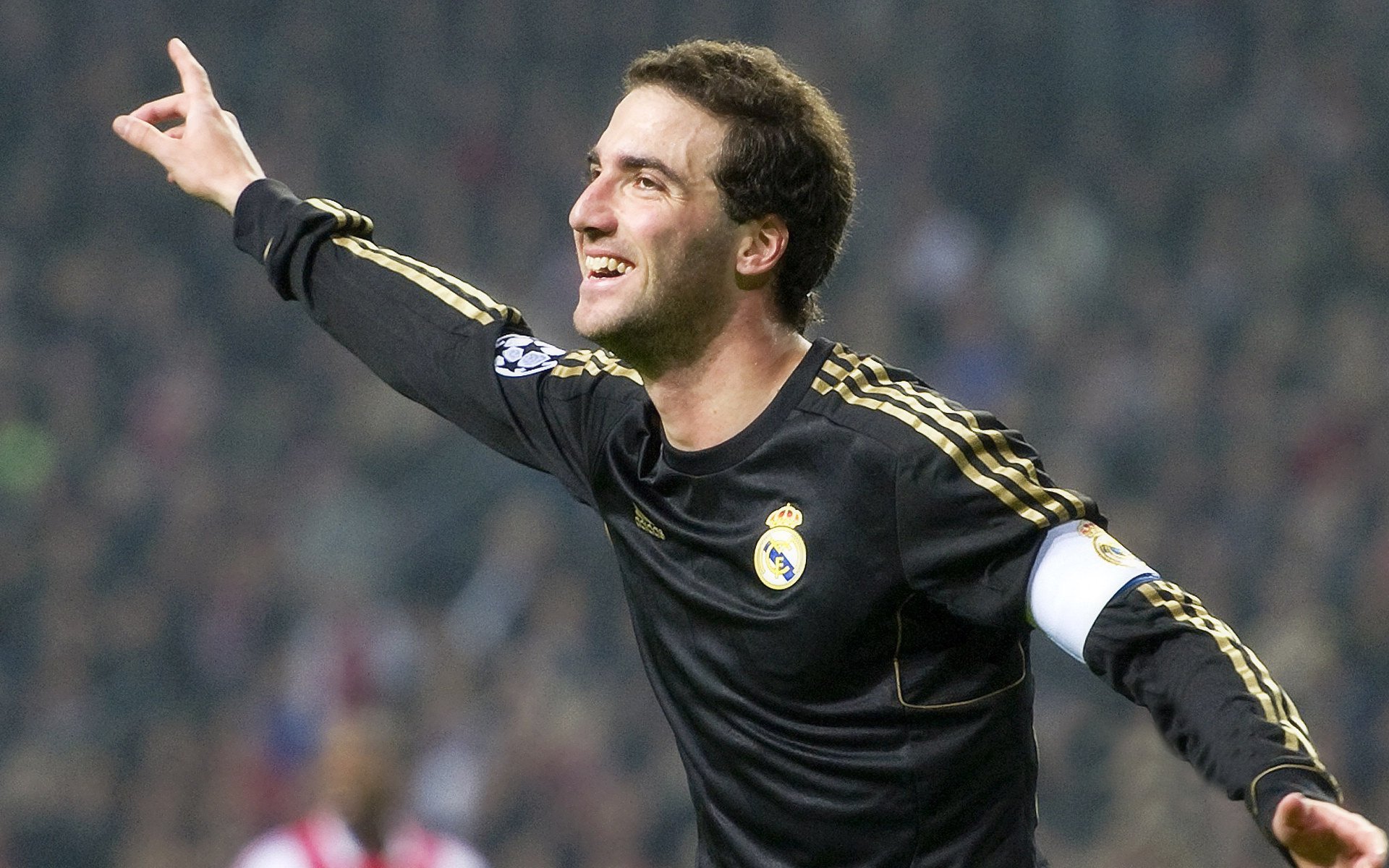 KAIYUNAPP-青春足球训练营吸引大量青少年热情参与，青年足球训练计划方案